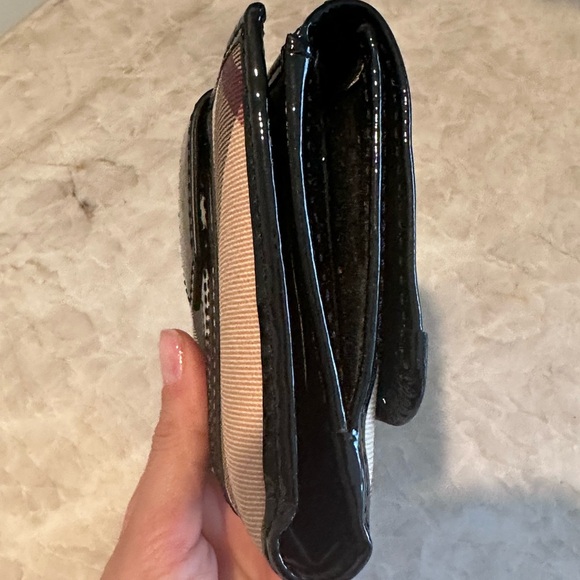 Burberry Authentic Supernova Check Wallet Beige and Black - Picture 5 of 13